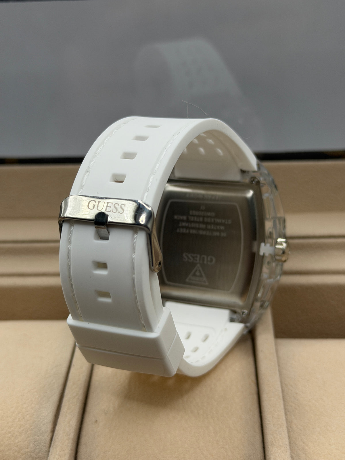 Guss Hombre Dragon Blanco Tablero Negro SR47