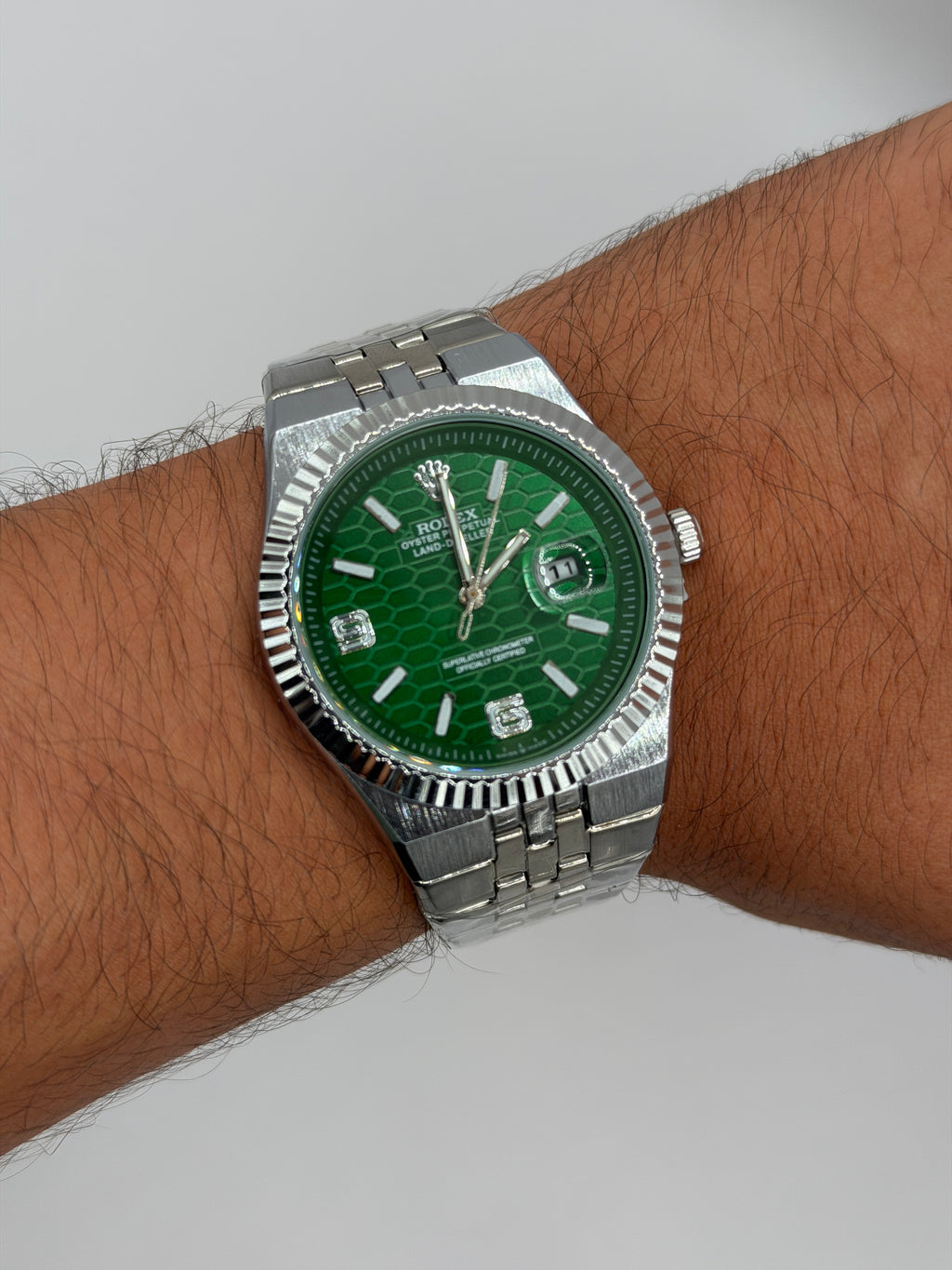 Rlx Land Dweller Plateado Tablero Fondo Verde