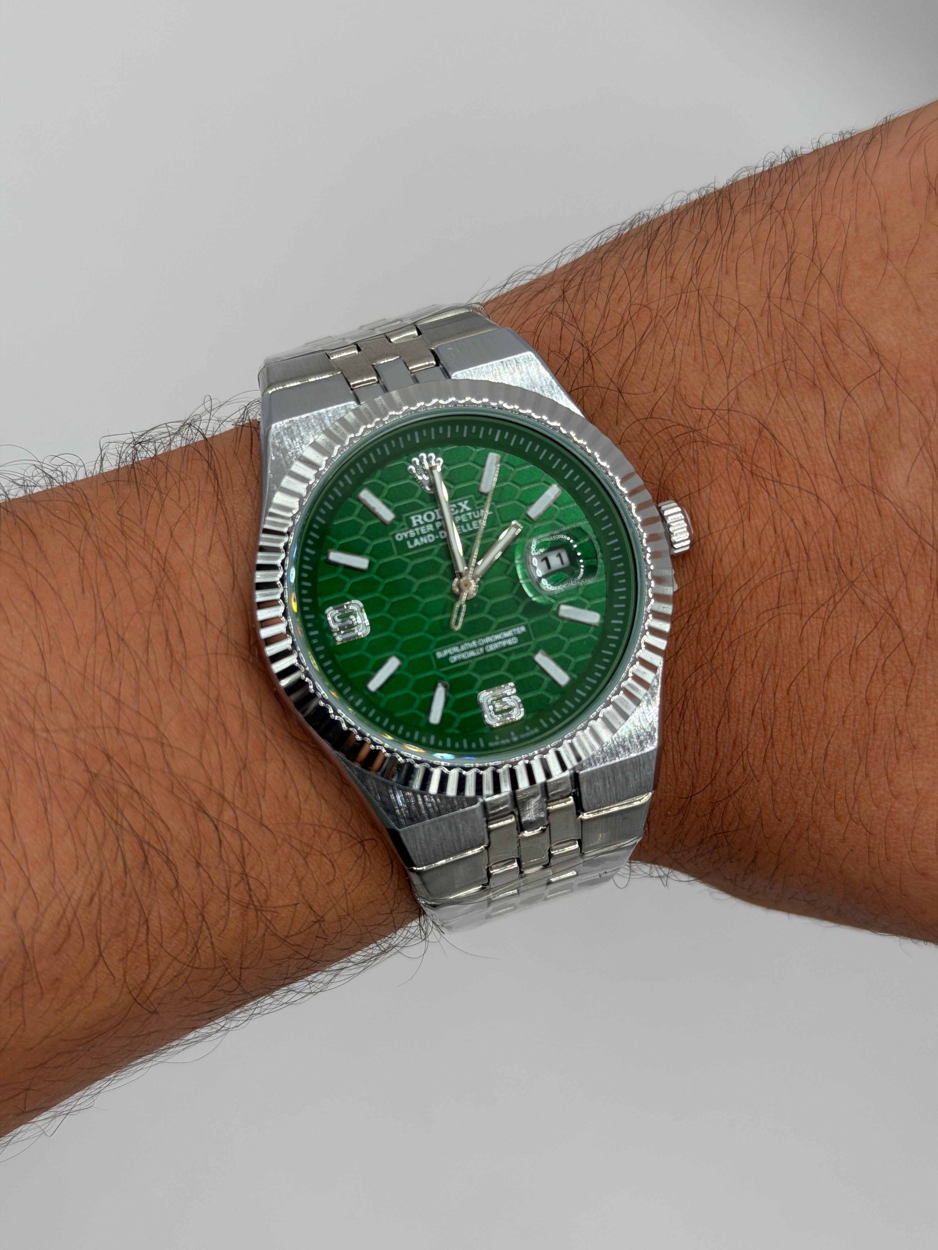 Rlx Land Dweller Plateado Tablero Fondo Verde