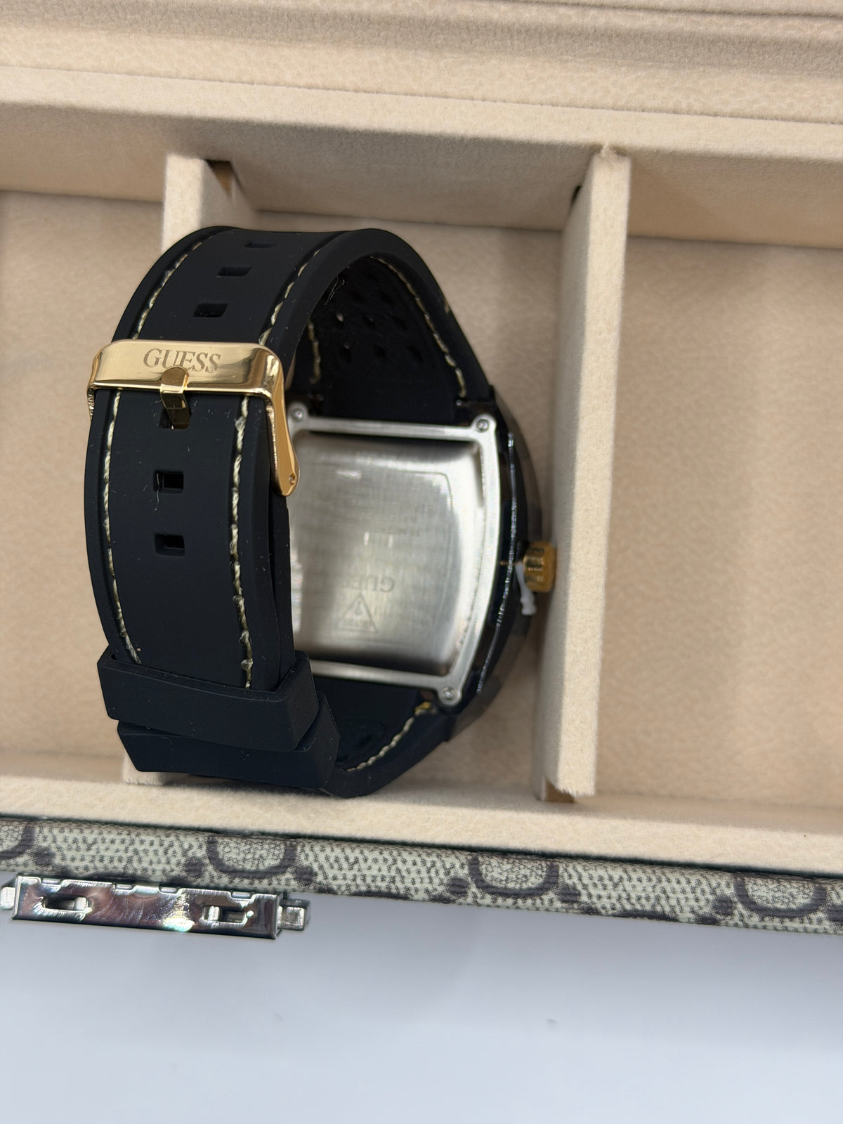 Guss Hombre Leon Negro Tablero Dorado SR47