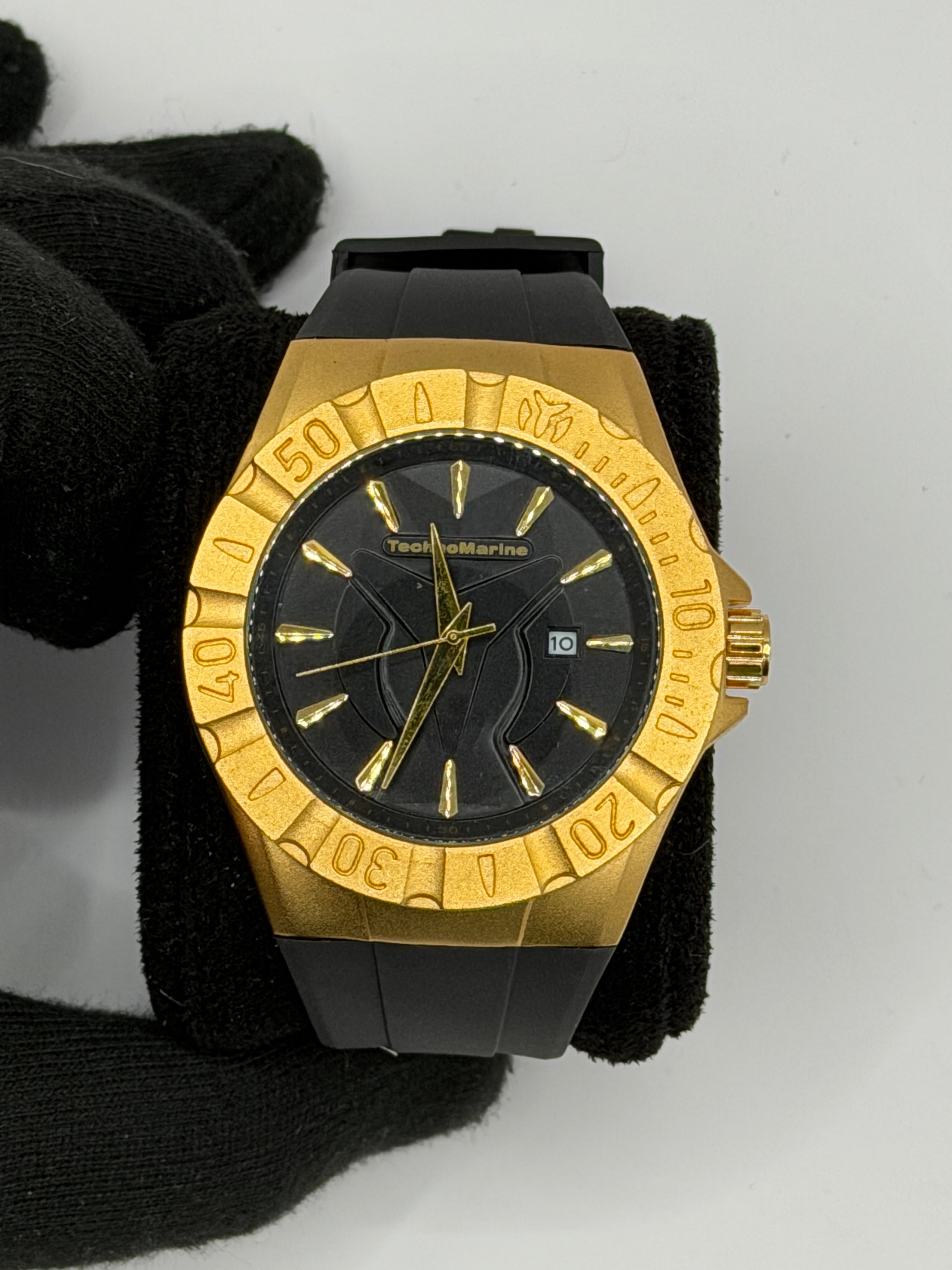 Tchmarin Hombre Dorado